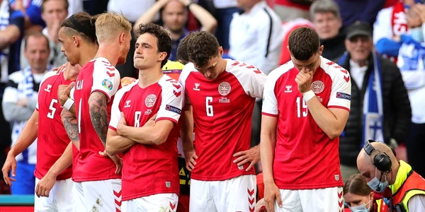 Christian Eriksen prăbuşit pe teren - meciul Danemarca - Finlanda - EURO 2020 - 12 iun 2021 / FOTO EPA - EFE