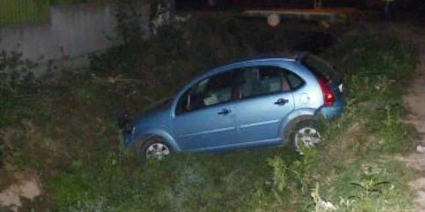 Pteşti:S-a speriat şi a ajuns cu maşina în şanţ