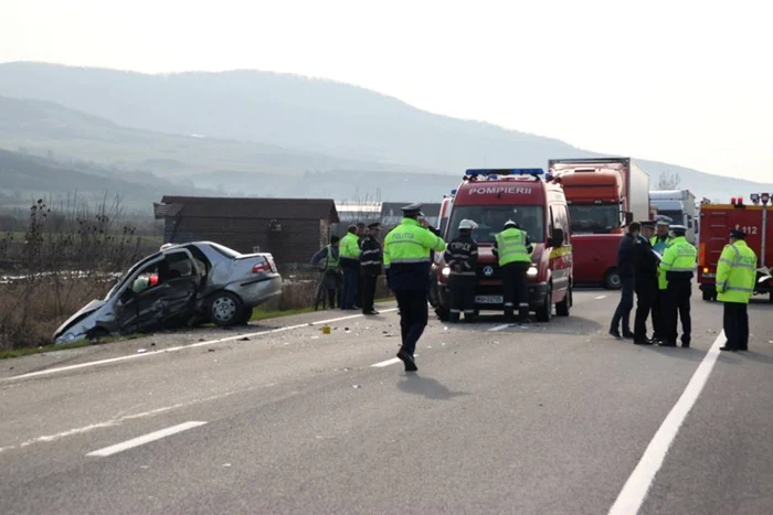 Accidentul s-a produs vineri dimineaţa pe DN17 FOTO: Bianca Sara