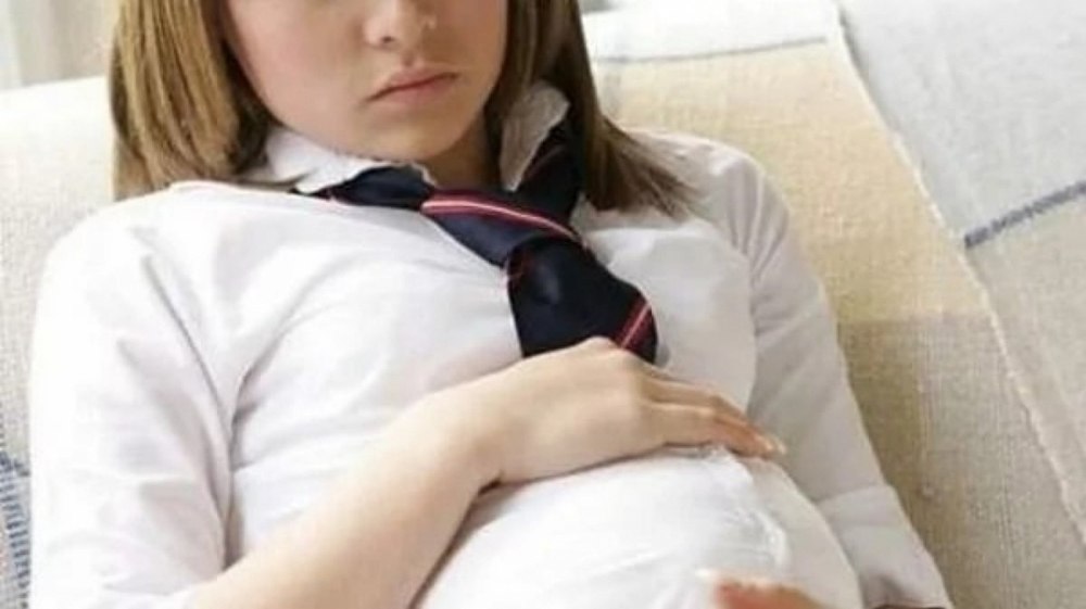 Mamele minore care merg la școală primesc o bursă de 700 de lei. Intotero: „Încercăm să le ajutăm”