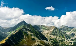 Munții Retezat fac parte din Carpații Meridionali, grupa muntoasă Retezat Godeanu jpeg