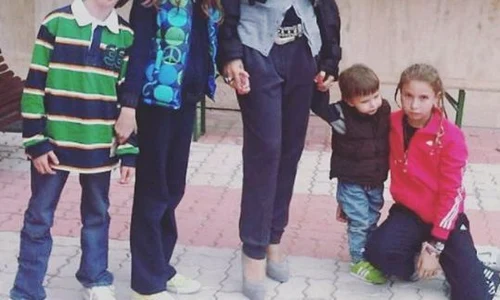 1 anamaria prodan si copiii reghecampf 3 jpg jpeg