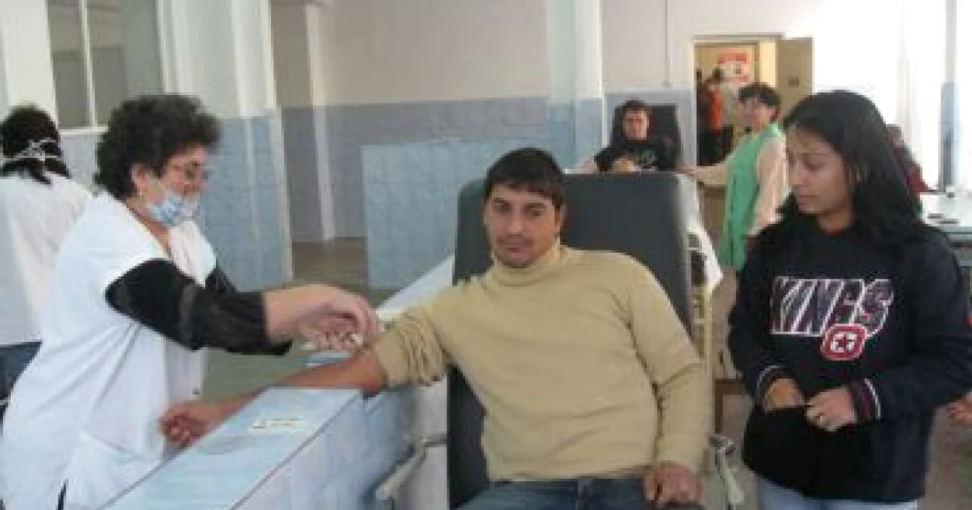 Iulian Drăgan şi soţia sa a donat sânge pentru a face rost de bani de Sărbători
