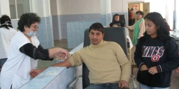 Iulian Drăgan şi soţia sa a donat sânge pentru a face rost de bani de Sărbători