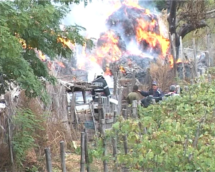 Incendiul a fost stins dupa câteva ore