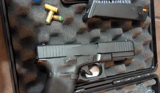 Arme şi muniţie introduse ilegal în țară, ridicate de poliţişti în urma unor percheziţii desfășurate în Constanța