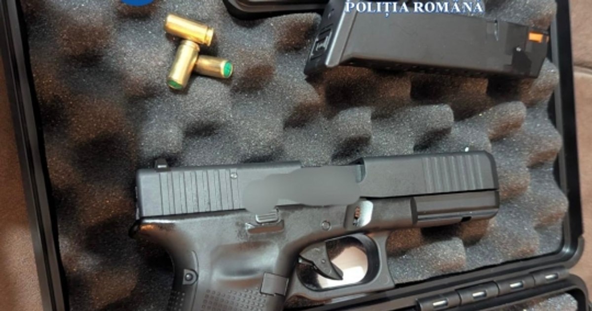 Poliția descoperă arme și muniție de contrabandă în urma perchezițiilor din Constanța Poliția descoperă arme și muniție de contrabandă în urma perchezițiilor din Constanța