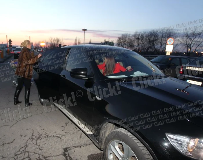 Bianca Drăguşanu, întâlnire emoţionantă cu Vica la aeroport