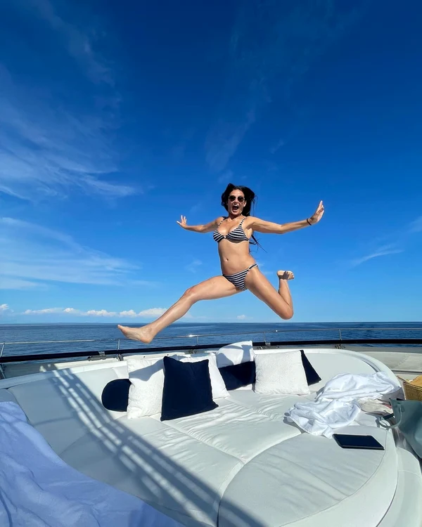 
    Demi moore, fenomenală la 58 de ani: stați așa că ne arată, cum sărea când era fată!foto: Instagram  