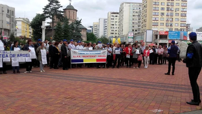 Sindicaliştii anunţă chiar închiderea şcolilor dacă revendicările lor rămân fără răspuns