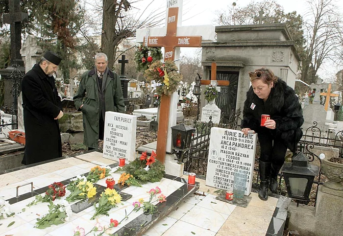 De la moartea lui Iura, s-a dus la cimitir aproape zilnic