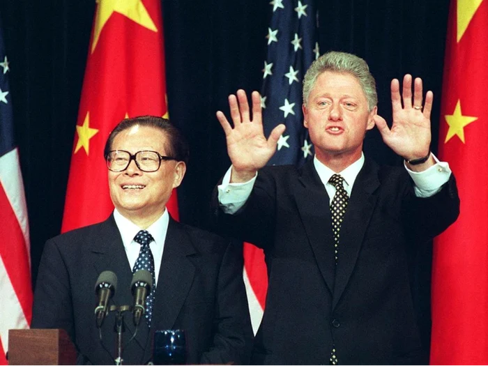 Președintele Bill Clinton a primit vizita liderului Jiang Zemin la Washington, în 1997