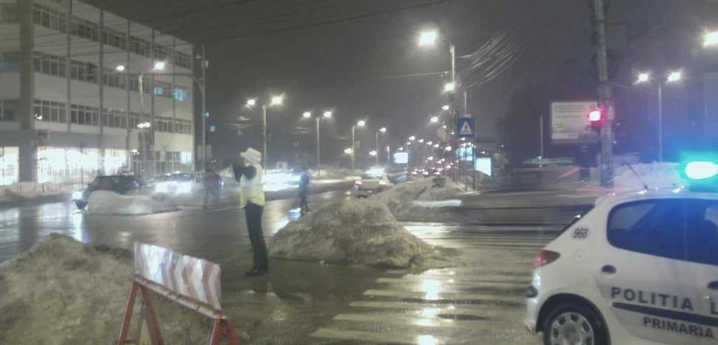 Traficul a fost blocat ore in sir pentru deszapezire