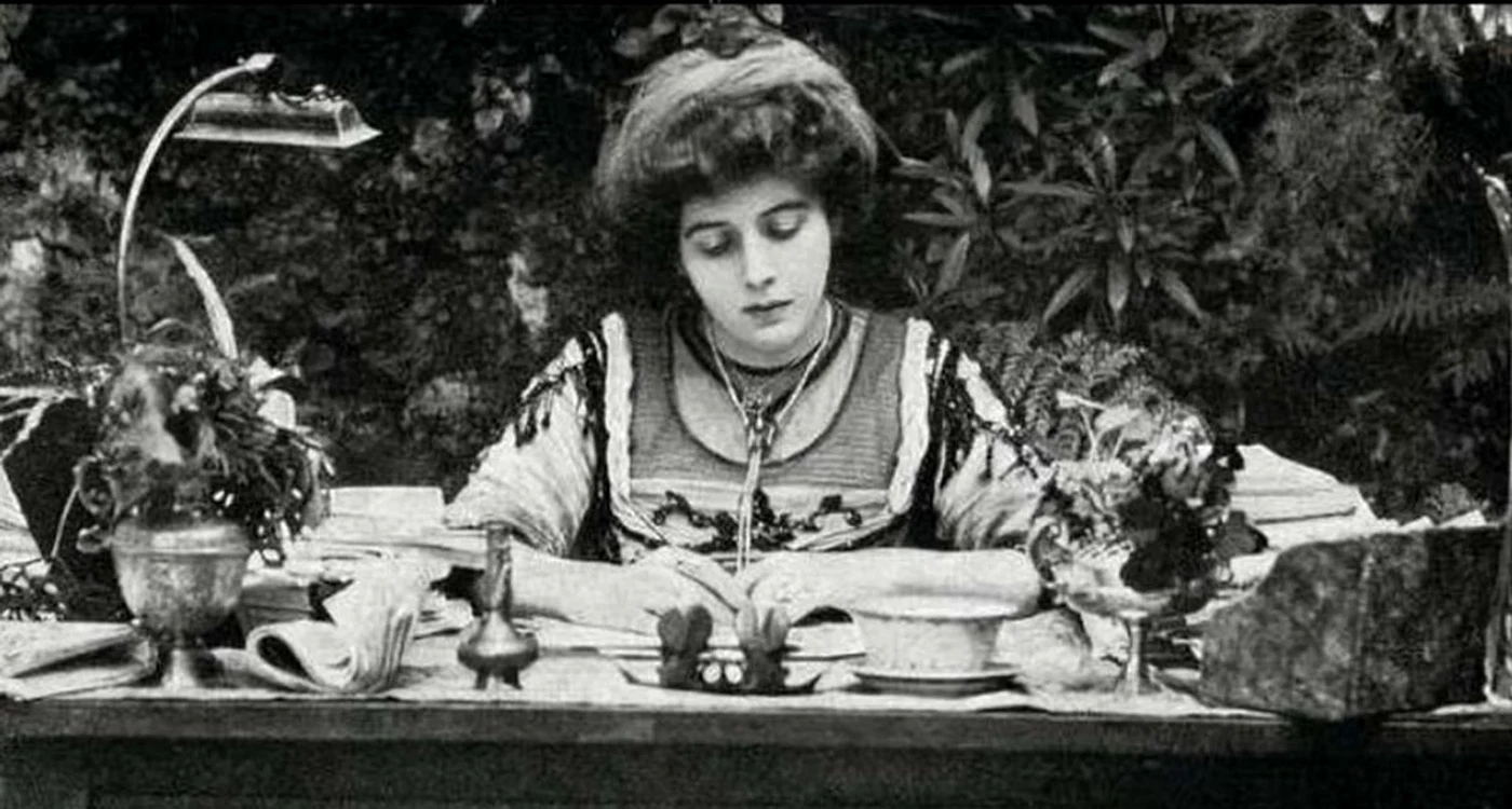Marguerite Steinheil, ucigașa preşedintelui Franţei, în timp ce făceau dragoste /Foto: Captură video