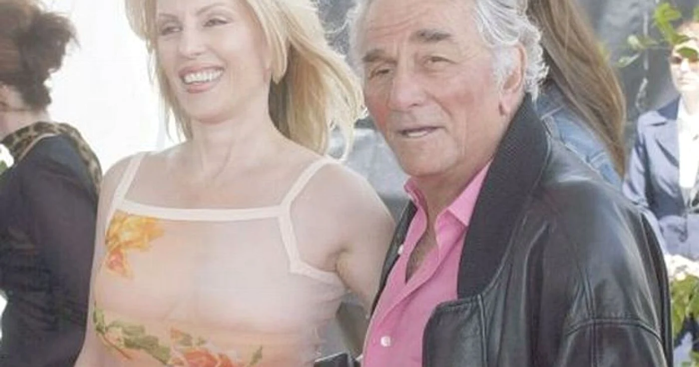 Peter Falk şi soţia sa, actriţa Shera Danese. Foto arhivă