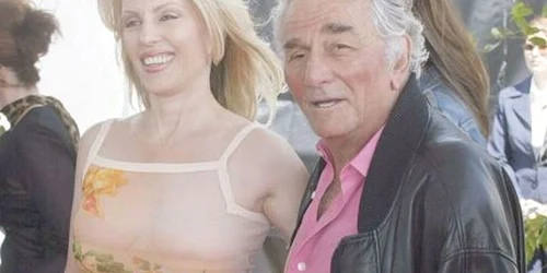 Peter Falk a fost căsătorit cu Shera Danese timp de 34 de ani 
