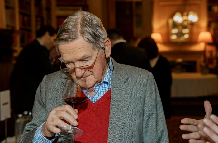 9 nicolae al romaniei alina maria binder seara de vinuri la travellers club in londra 8 jpg jpeg