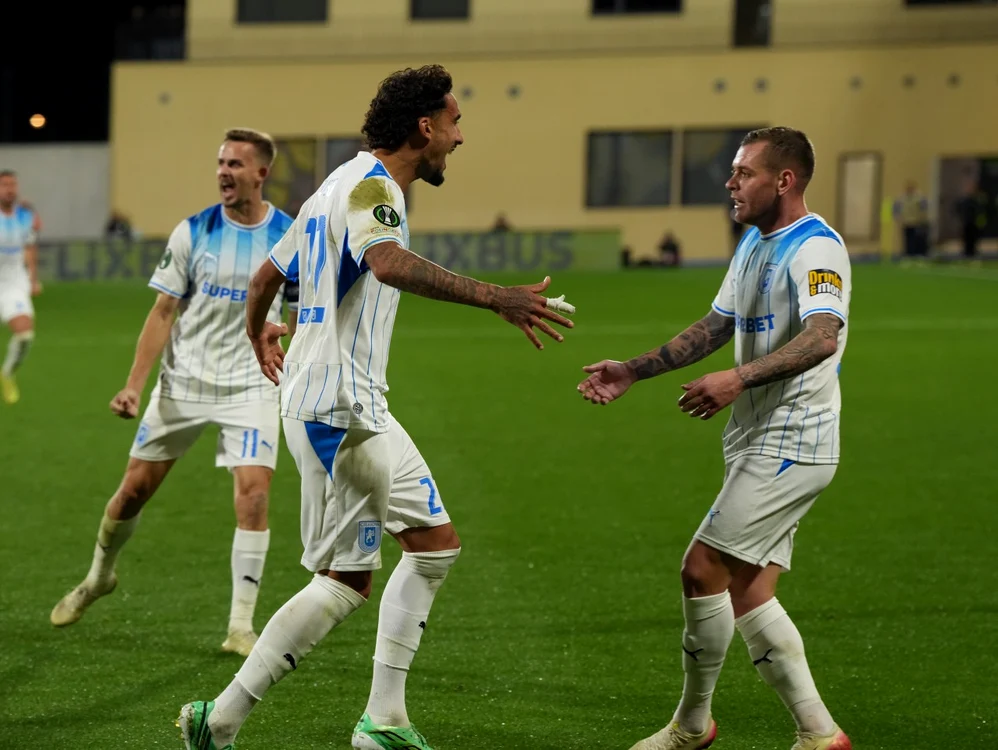 Fotbaliștii Craiovei se bucură după unul dintre golurile marcate