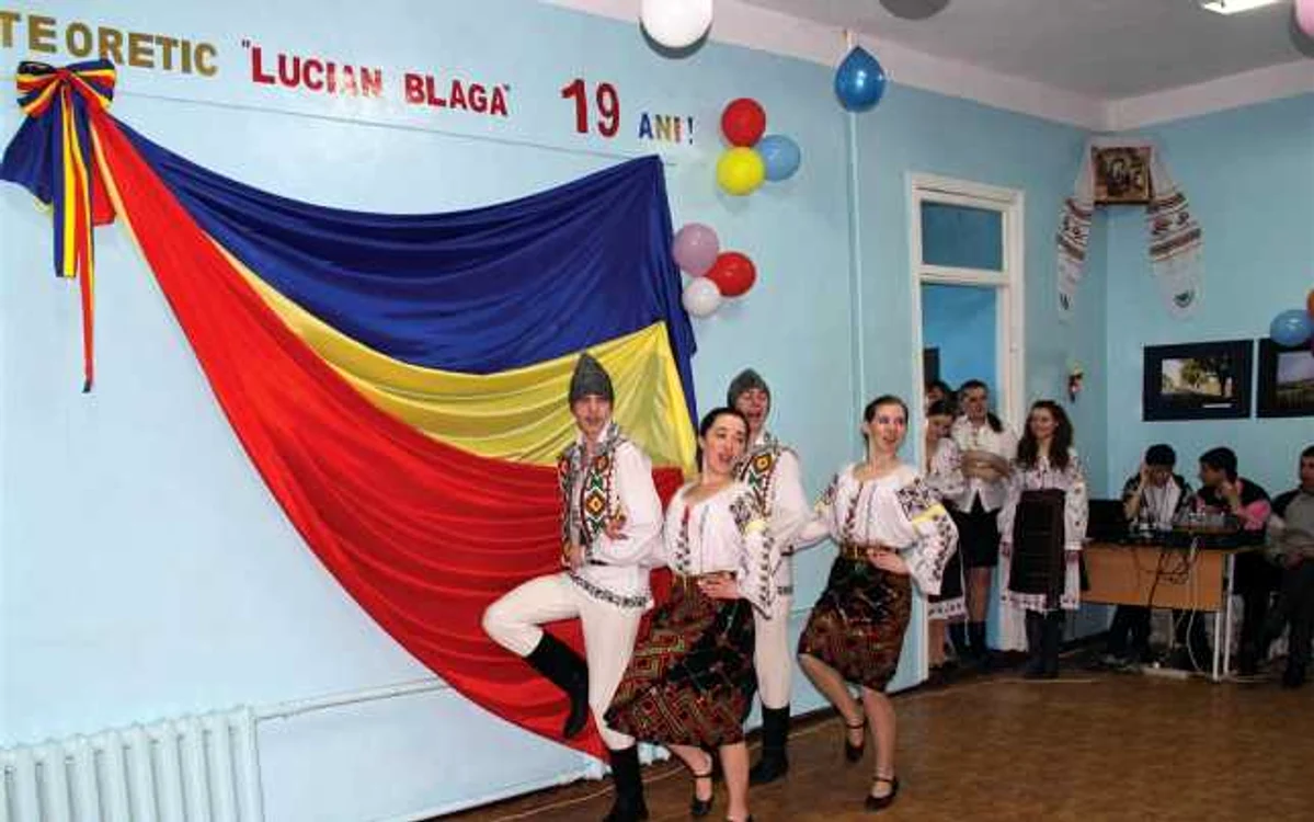 Liceul românesc „Lucian Blaga“ din Tiraspol la 19 ani de la înfiinţare. FOTO: Vasile Şoimaru