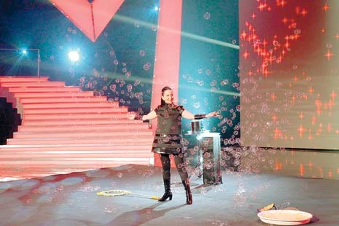 Claudia Stroe, buble game