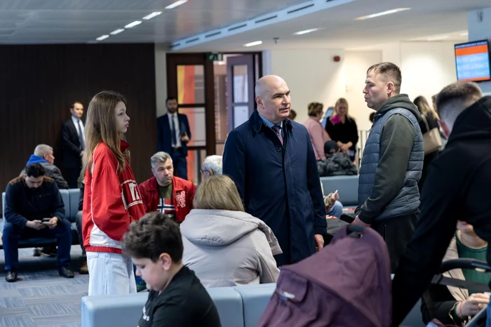 Premierul Bolojan, control neanunțat la consulatul din Bruxelles. Foto: Facebook/Guvernul României 