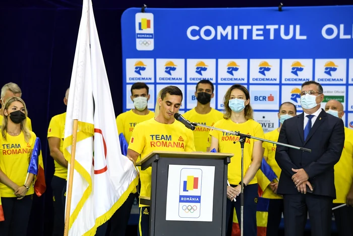 Marian Drăgulescu a depus jurământul olimpic în numele sportivilor români care vor participa la Jocurile Olimpice de la TokyoFoto: Facebook / COSR
