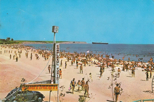 O carte poștală din Costinești - „Stațiunea tineretului” în vara anului 1975 (© Muzeul Naţional al Carpaţilor Răsăriteni)