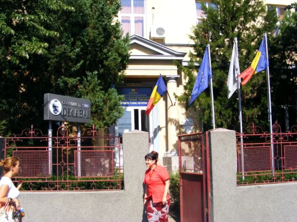 Liceul Decebal din Turnu Severin FOTO Corina Macavei