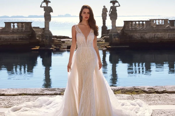 Vera Sposa mizează pe serviciul de închiriere a rochiilor de mireasă semnate de designeri celebri