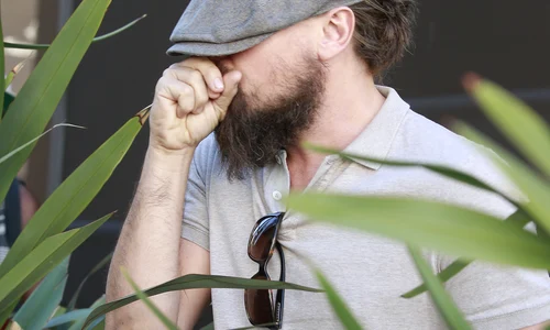 Exclusive    Shy Leonardo DiCaprio Stops By The Bank jpeg