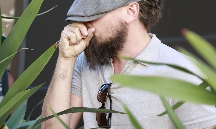 Exclusive    Shy Leonardo DiCaprio Stops By The Bank jpeg