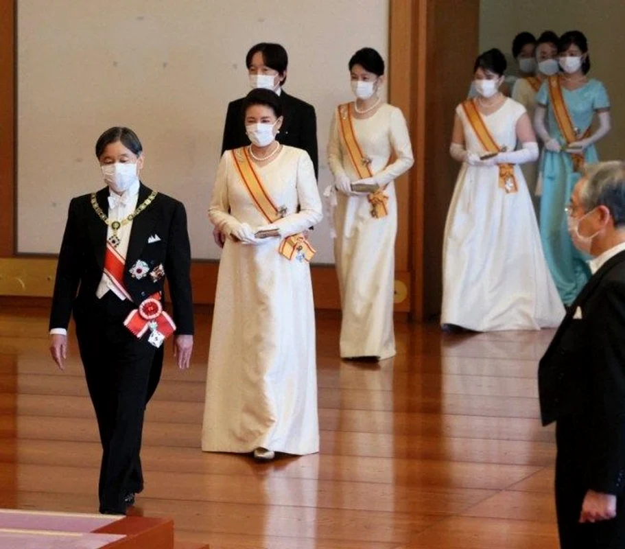 Împăratul Naruhito şi Familia Imperială niponă la balul de Revelion
