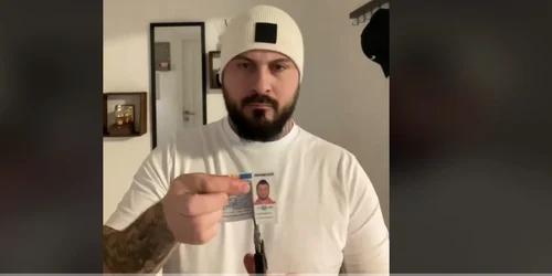 Mai mulți români își distrug buletinele și pașapoartele Foto Captură video TikTok jpg