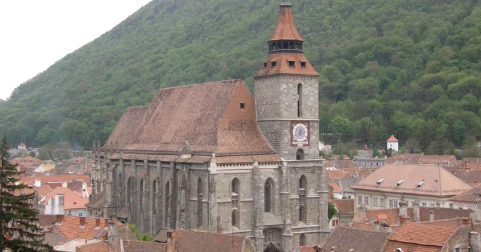 Biserica Neagră este preferata turiştilor. FOTOSimona Suciu.