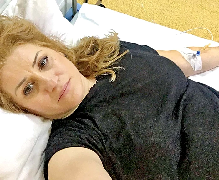 Valentina Fătu s-a pozat de pe patul de spital