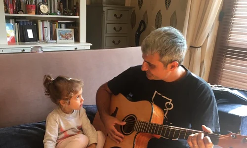 fiica lui Robert Turcescu (3) jpeg