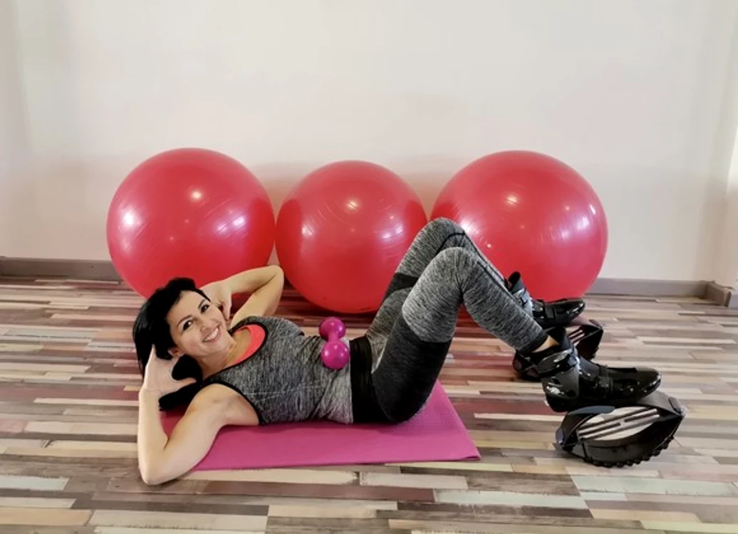 
    Kinga Sebestyen, regina Kangoo Jumps, arată senzațional la 47 de ani  