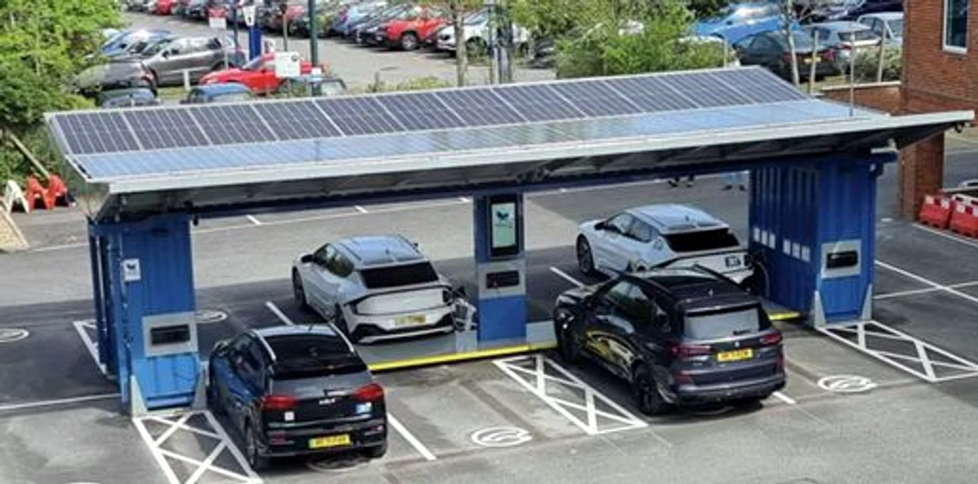 Proiect de stație de alimentare solară pentru automobile