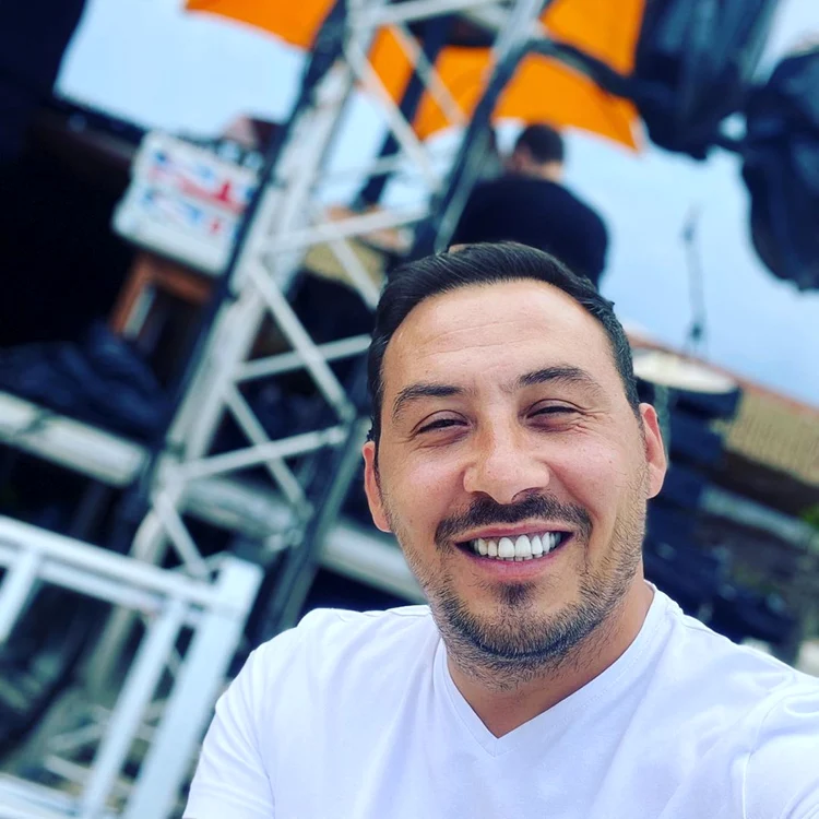 Ștefan Stan, mulțumit de noua lui podoabă capilară