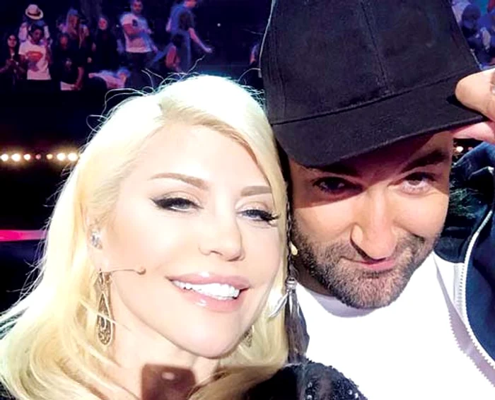 
    Anda Adam l-a făcut  celebru pe Alex  Velea, în 2005, cu  piesa ”Ce ţi-aş  face: Selecta”  