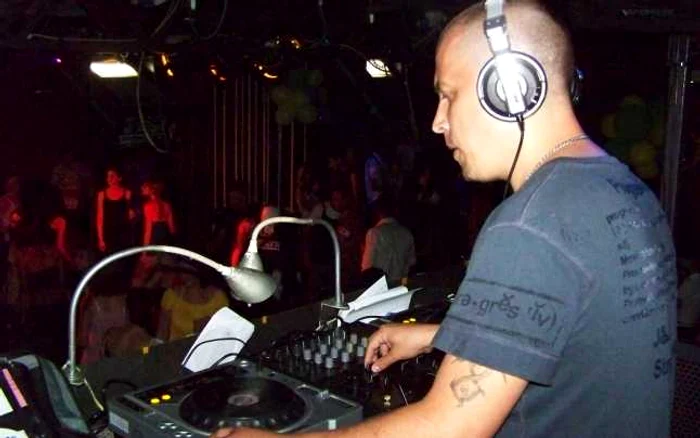 Cluburile ieşene găzduiesc petreceri cu DJ