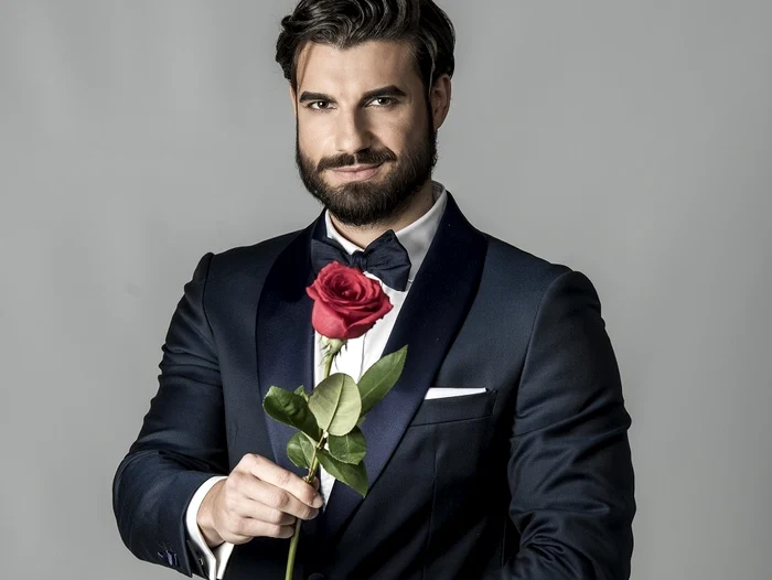 1 cine e andi constantin burlacul de la antena 1 2 jpg jpeg