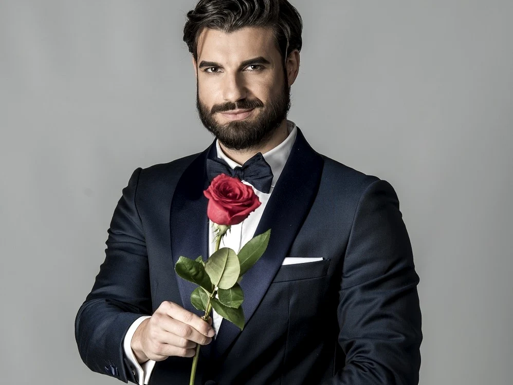 1 cine e andi constantin burlacul de la antena 1 2 jpg jpeg