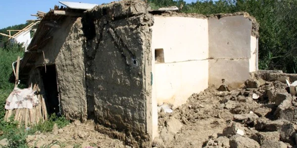Aşa arată casa după inundaţii