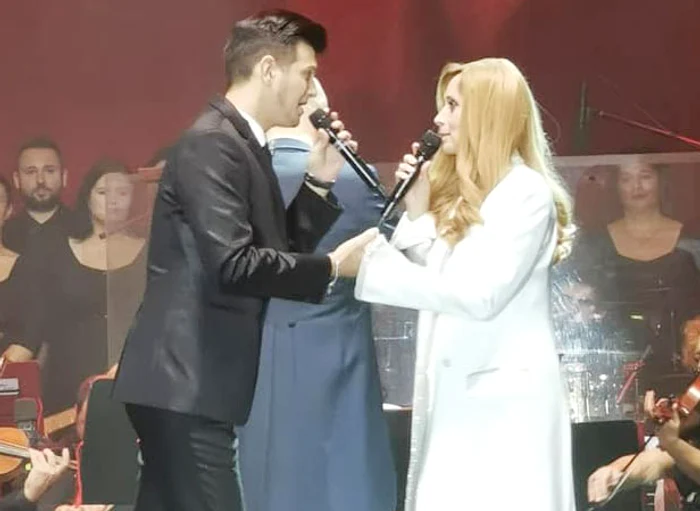 
    Lara Fabian, împreună  cu tenorul român  Bogdan Mihai  