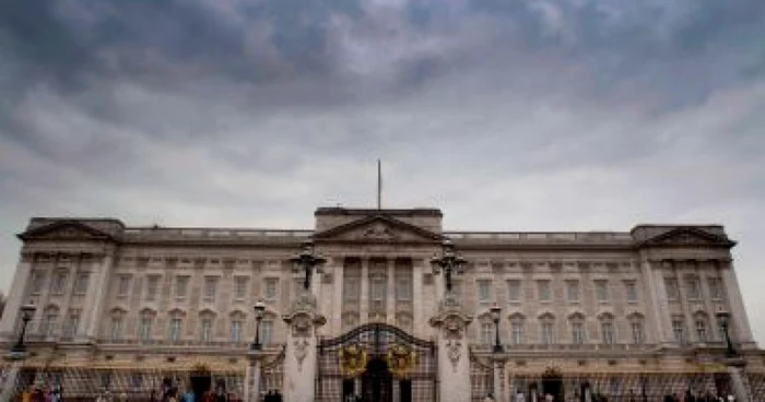 Un ofiţer de cavalerie organiza orgii sexuale în Palatul Buckingham