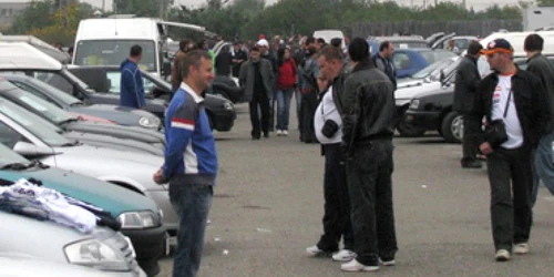 Bacău: Comerţul de maşini, dublat de cel cu marfă de contrabandă