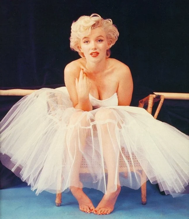 
    Marilyn Monroe suferea de depresie în momentul morţii  