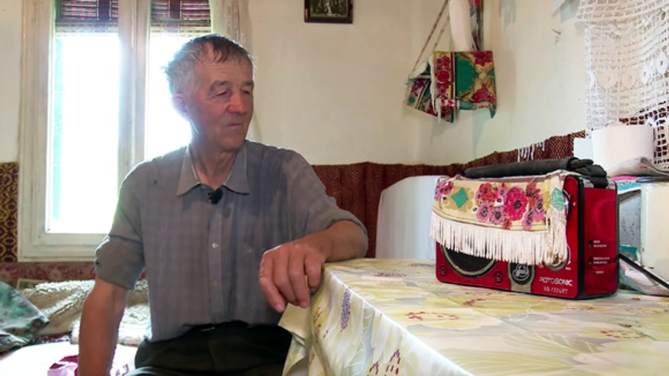 Nea Ioan Chiriţă se ţine bine la 73 de ani Fotografii: Iulian Bunilă