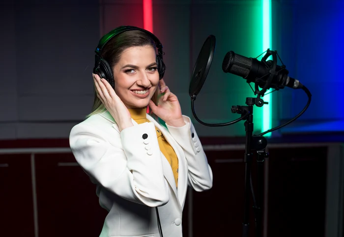 Lidia Buble Disney Channel Povestirile ratoiului (2) jpeg